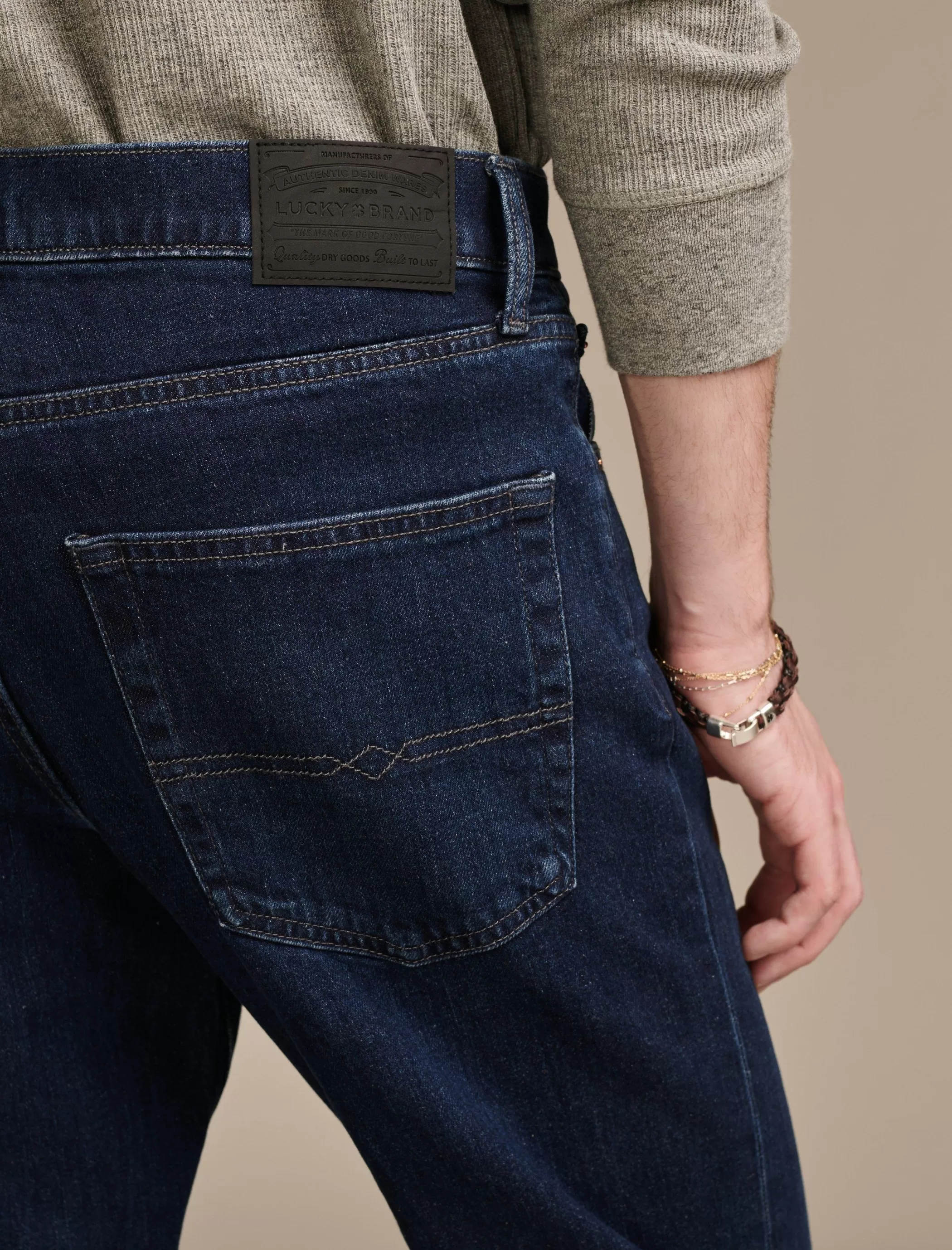 athletic_straight_4.webp Lucky Brand Jeans | Straight | Athletic*410 athletic straight zenga