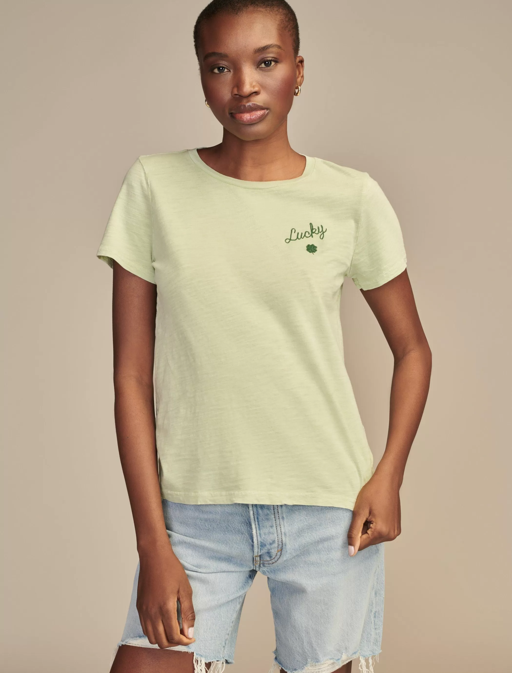 Lucky Brand Graphic Tees*green left chest clover classic crew spray