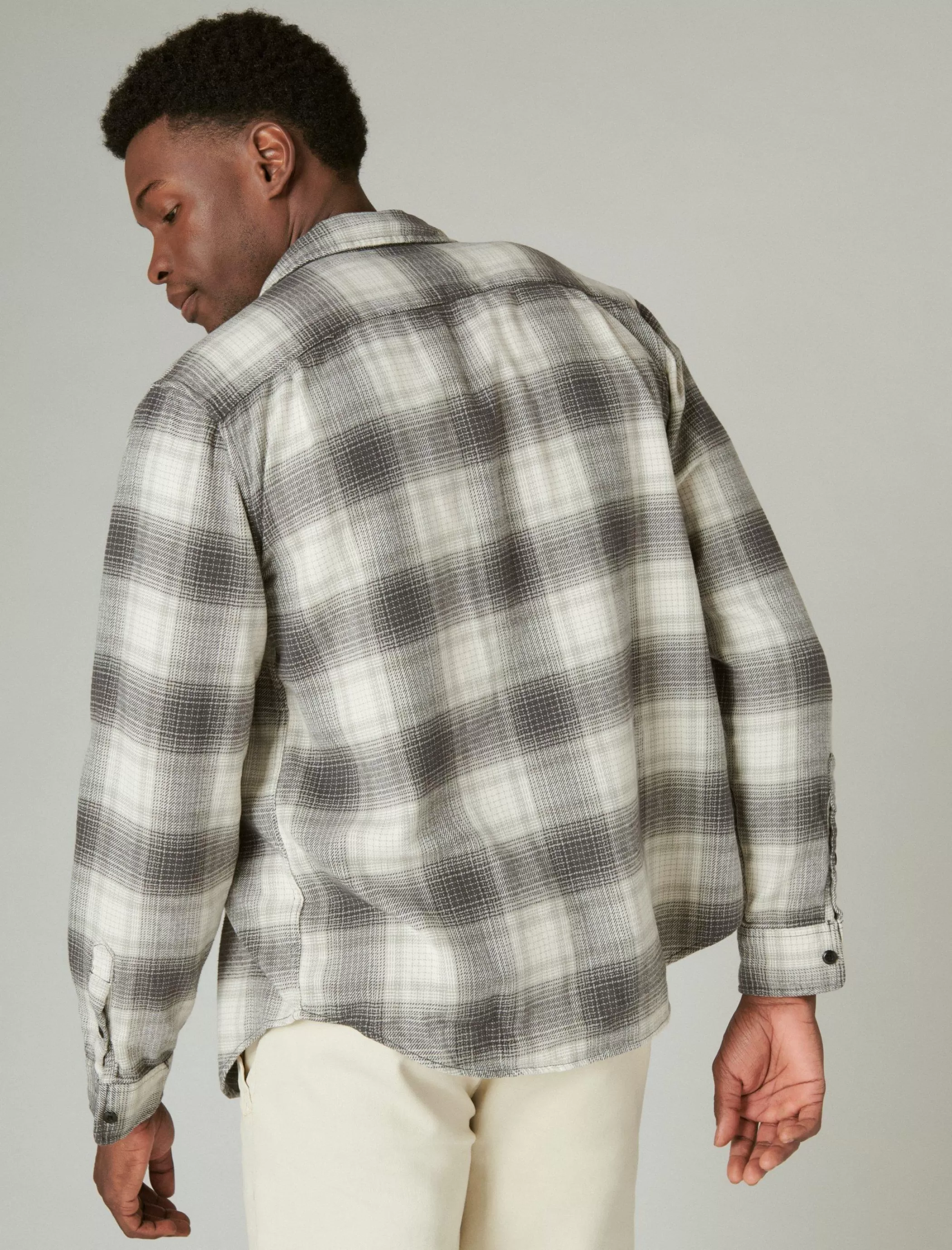 plaid_utility_cloud_soft_long_sleeve_flannel_2-3.webp Lucky Brand Button-Downs*plaid utility cloud soft long sleeve flannel navy/grey