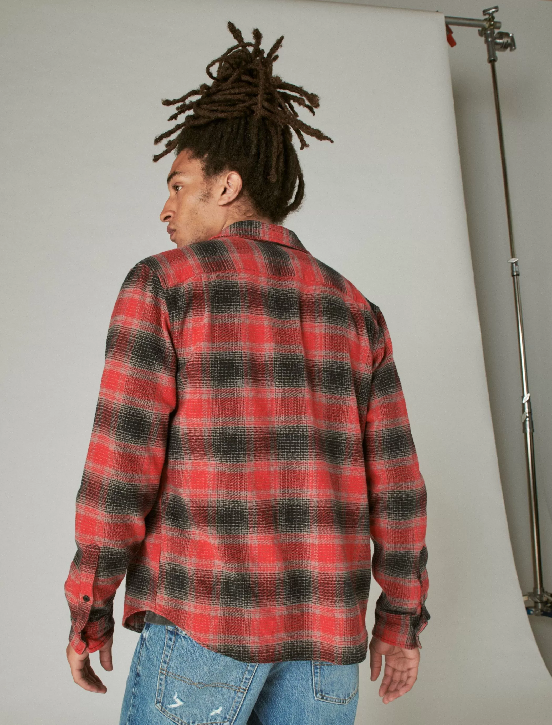 plaid_utility_cloud_soft_long_sleeve_flannel_2-5.webp Lucky Brand Button-Downs*plaid utility cloud soft long sleeve flannel red charcoal
