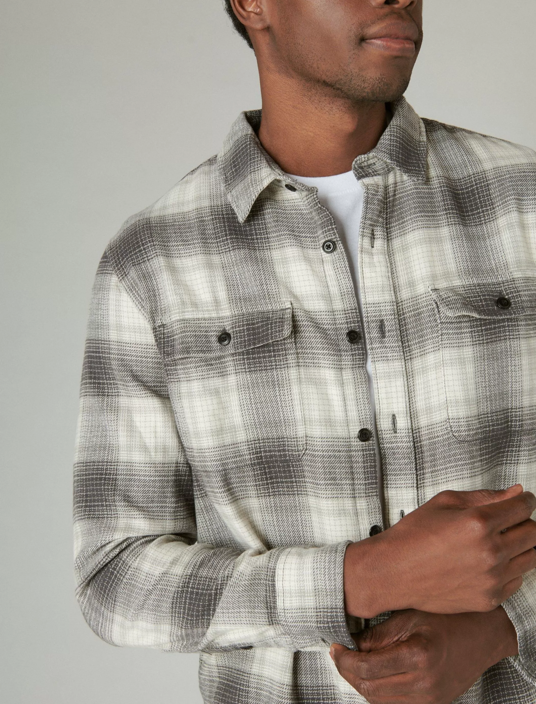 plaid_utility_cloud_soft_long_sleeve_flannel_3-3.webp Lucky Brand Button-Downs*plaid utility cloud soft long sleeve flannel navy/grey