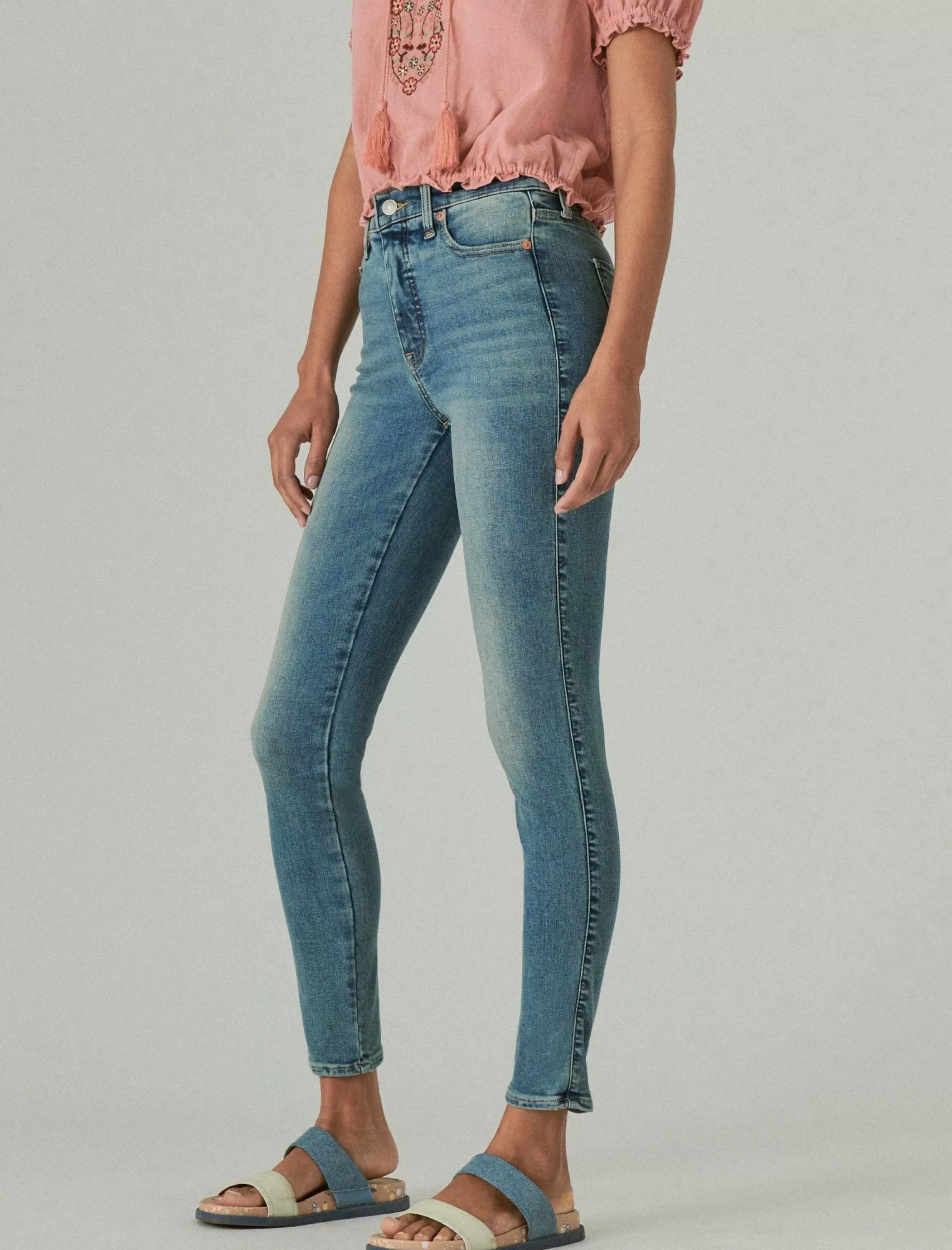 uni_fit_4.webp Lucky Brand Jeans | Skinny*uni fit involvment